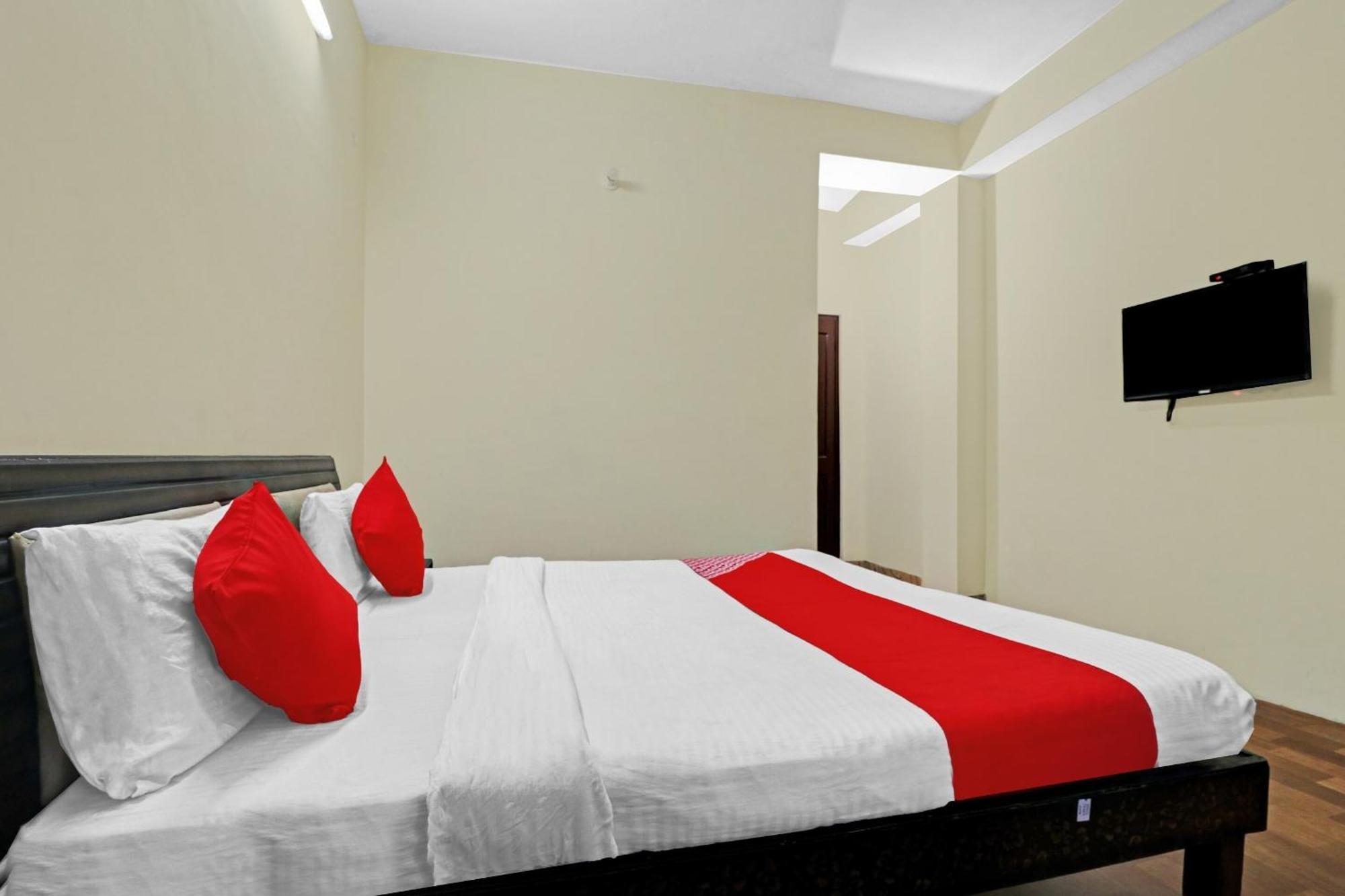 Hotel O New Shushant Regency Simlá Kültér fotó
